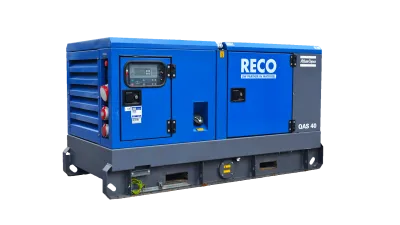 Diesel aggregaat 40 kVA van RECO, schuin van voren weergegeven