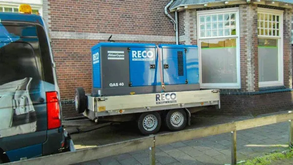 Aanhanger met 40 kVA aggregaat voor mobiele stroomvoorziening