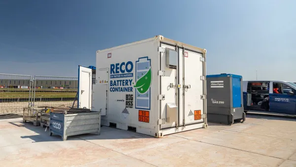 RECO batterijcontainer met aggregaat voor tijdelijke stroomvoorziening en energieopslag op locatie