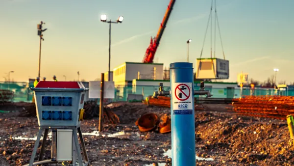Standleiding met tappunt voor tijdelijke watervoorziening op een bouwplaats