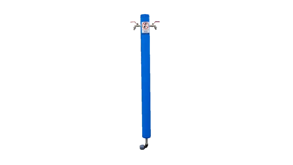 Standleiding met tappunt en twee waterkranen voor tijdelijke watervoorziening