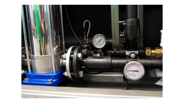 Manometers en leidingwerk van hydrofoorinstallatie 60m