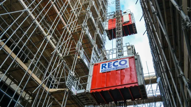 Personen-goederenliften van RECO bij woningbouwproject De Groene Kaap in Rotterdam