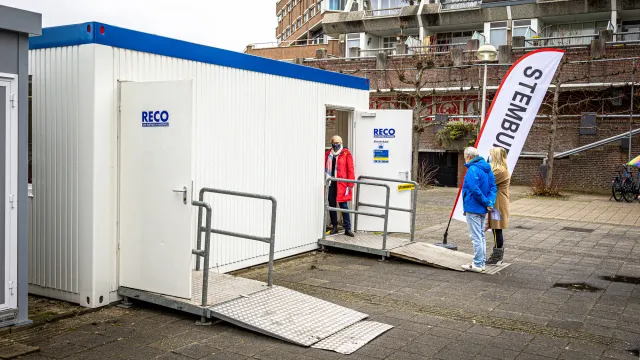 Tijdelijk stemlokaal van RECO voor gemeente Leiderdorp en De Bilt