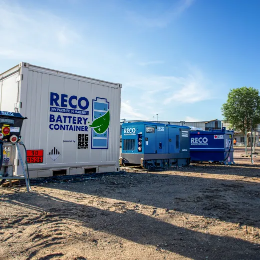 RECO batterijcontainer en hybride aggregaat voor bouwstroom bij De Vries en Verburg